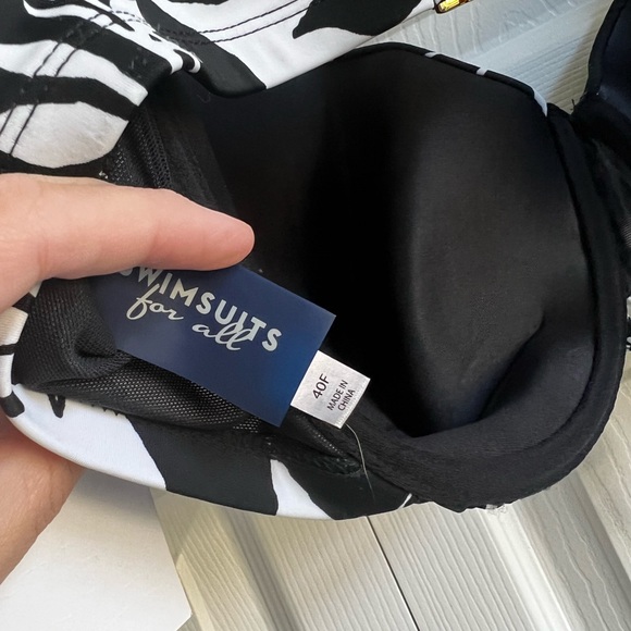 NWT Bikini Top 40F - Picture 4 of 4